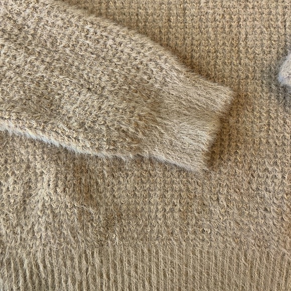 Forever 21 tan fuzzy crew neck sweater. Women’s size medium - Picture 3 of 5